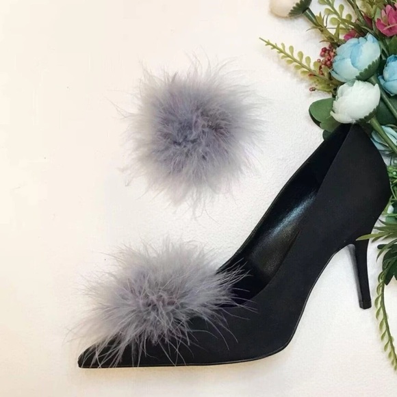 Fluffy Shoe Clips - Picture 2 of 4